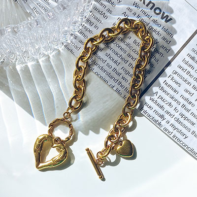 دستبند آویز قلبی استیل طلایی