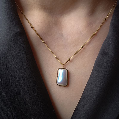 گردنبند پلاک هولوگرامی سفید