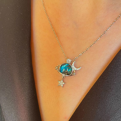 گردنبند کهکشان و ماه