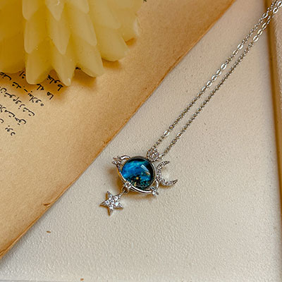 گردنبند کهکشان و ماه