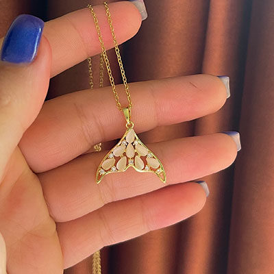 گردنبند دم وال