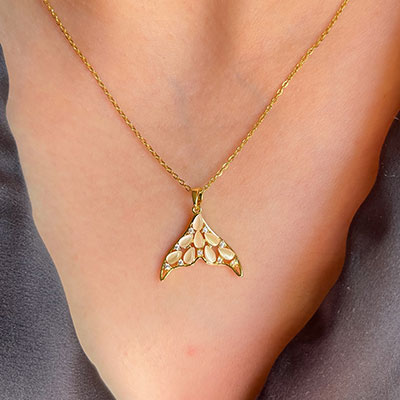 گردنبند دم وال