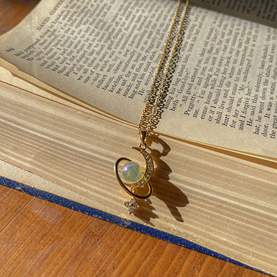 گردنبند ماه و گوی