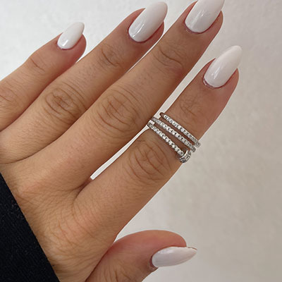 انگشتر میخی نگینی