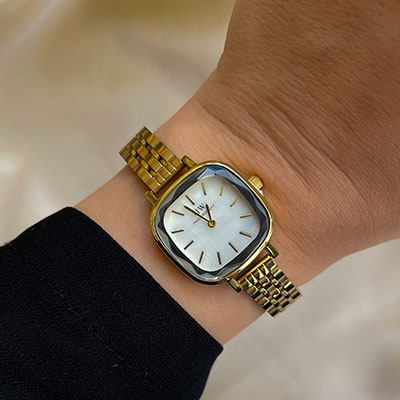 ساعت دنیل بند طلایی صفحه سفید