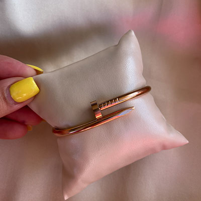 بنگل کارتیه استیل رنگ رزگلد