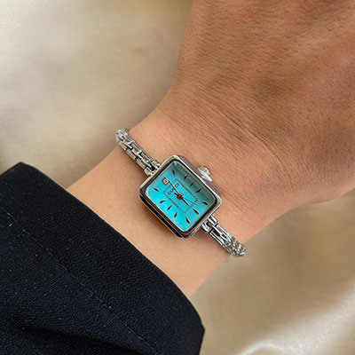 ساعت گوچی صفحه مربعی آبی