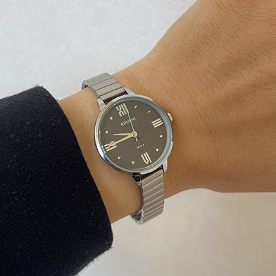 ساعت کوشی صفحه مشکی