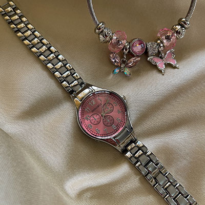 ساعت هانگری صفحه صورتی